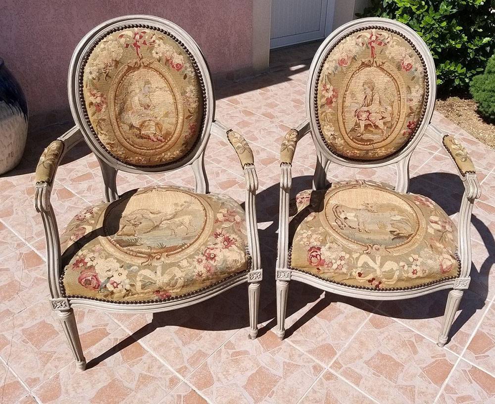 fauteuils médaillon